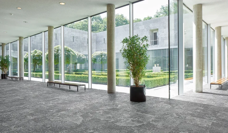 Dysheme Profesionale Moketi Tessera nga Forbo Flooring Systems.