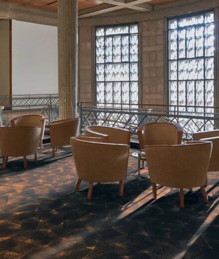 Dysheme profesionale për hoteleri dhe ambiente shërbimi nga Forbo Flooring Systems.