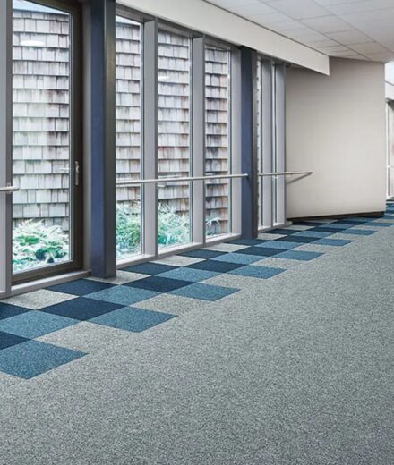 Mokete profesionale Needlefelt të cilësisë së lartë nga Forbo Flooring Systems.