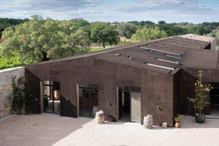 Izolim Termik dhe Akustik 100% Natyral për Fasadë të Ekspozuar